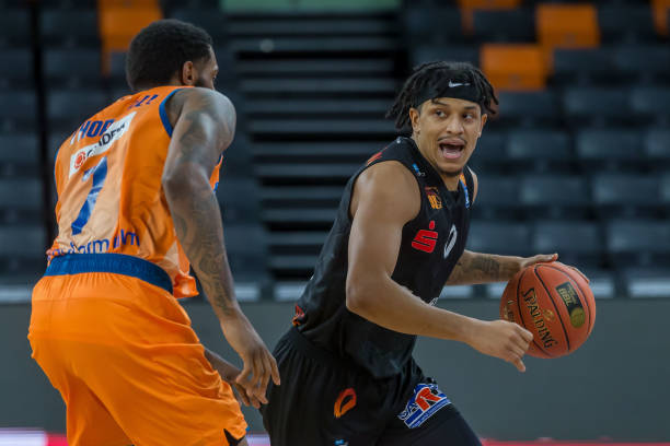 王钰栋一直 王钰栋一直