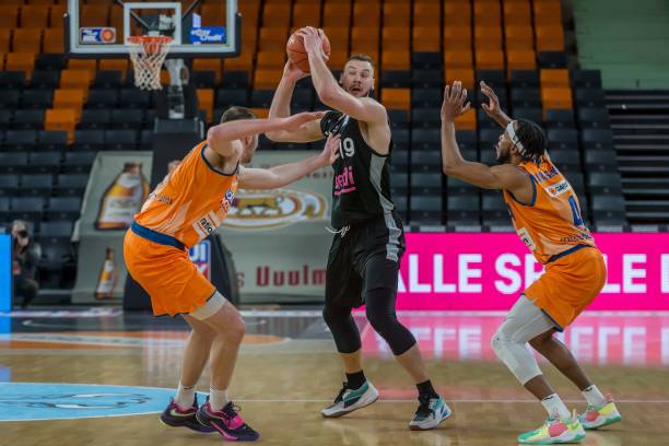 LA的出场 LA的出场